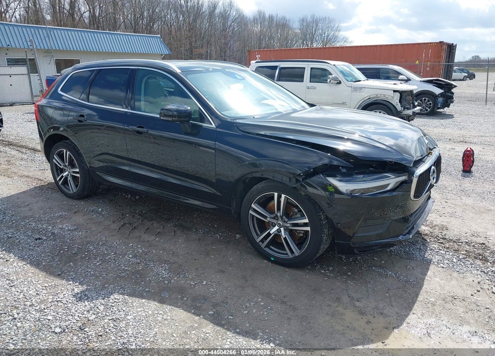 2018 VOLVO XC60 T6 MOMENTUM VIN: LYVA22RK4JB083497