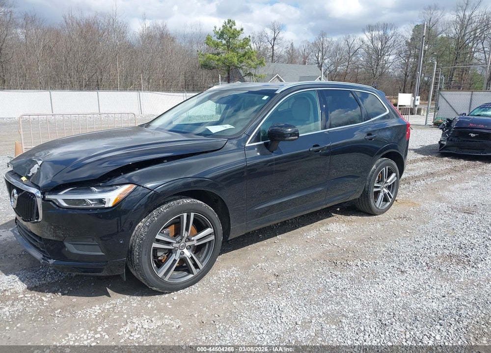2018 VOLVO XC60 T6 MOMENTUM VIN: LYVA22RK4JB083497
