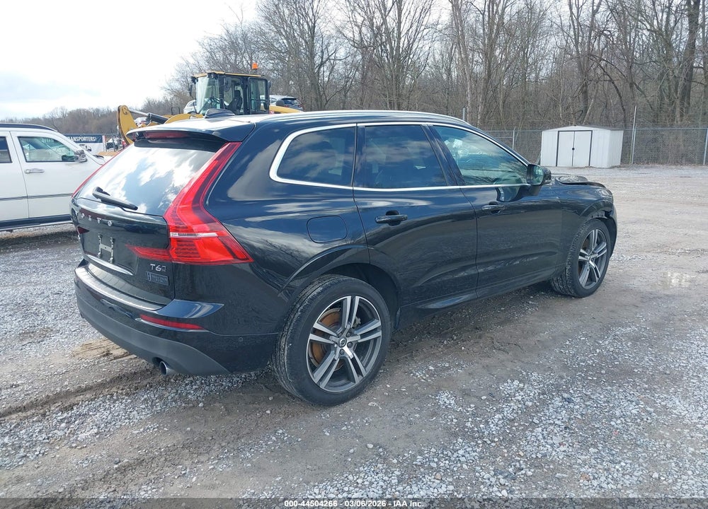 2018 VOLVO XC60 T6 MOMENTUM VIN: LYVA22RK4JB083497