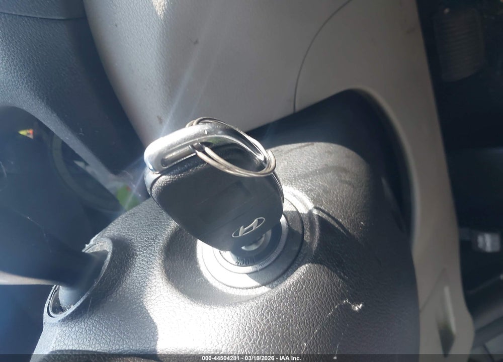 2017 HYUNDAI TUCSON SE VIN: KM8J3CA45HU390690