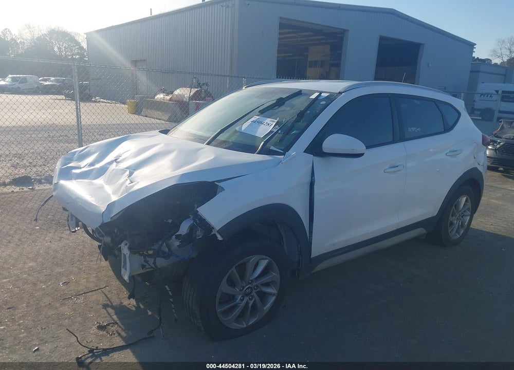2017 HYUNDAI TUCSON SE VIN: KM8J3CA45HU390690
