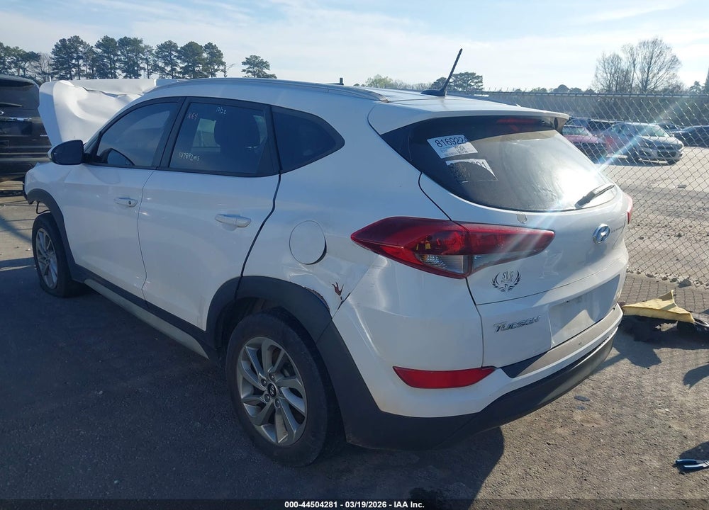 2017 HYUNDAI TUCSON SE VIN: KM8J3CA45HU390690