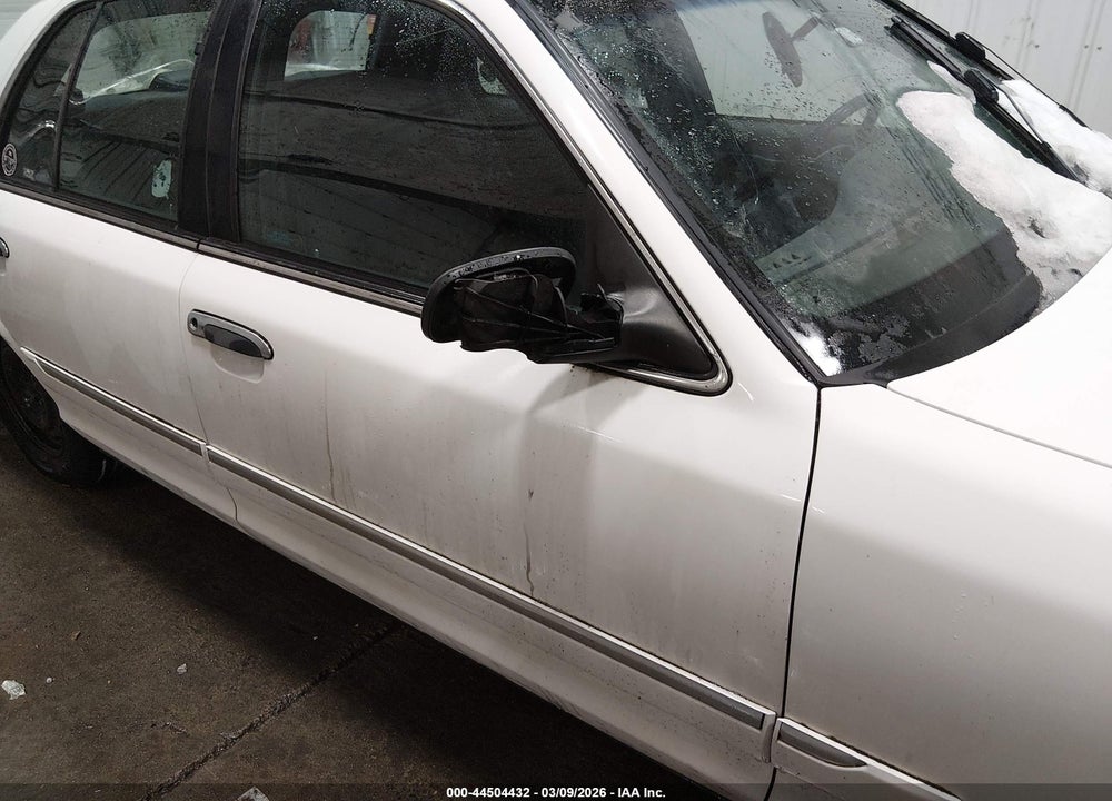 1998 MERCURY GRAND MARQUIS VIN: 2MEFM74W2WX663715