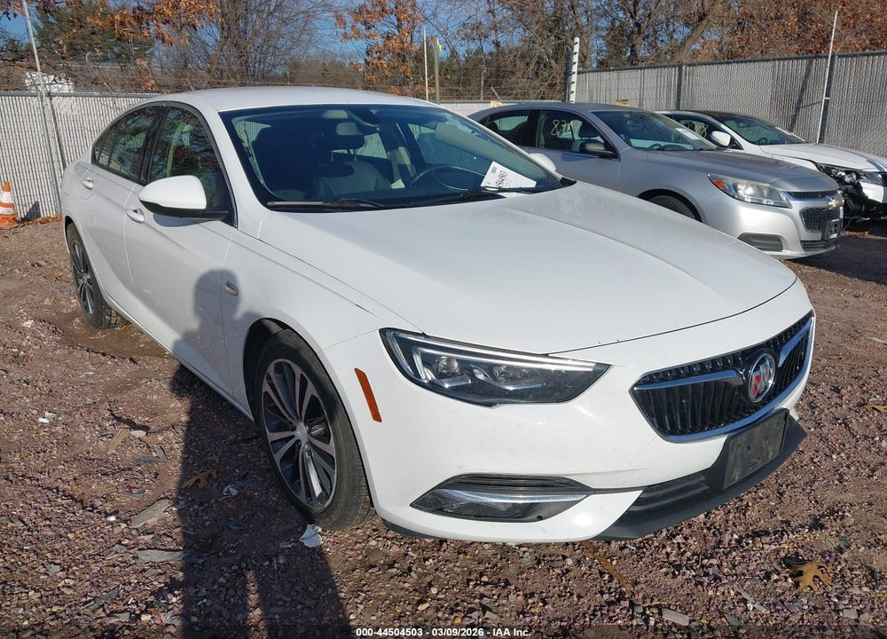 2019 BUICK REGAL SPORTBACK AWD ESSENCE VIN: W04GR6SX4K1074465