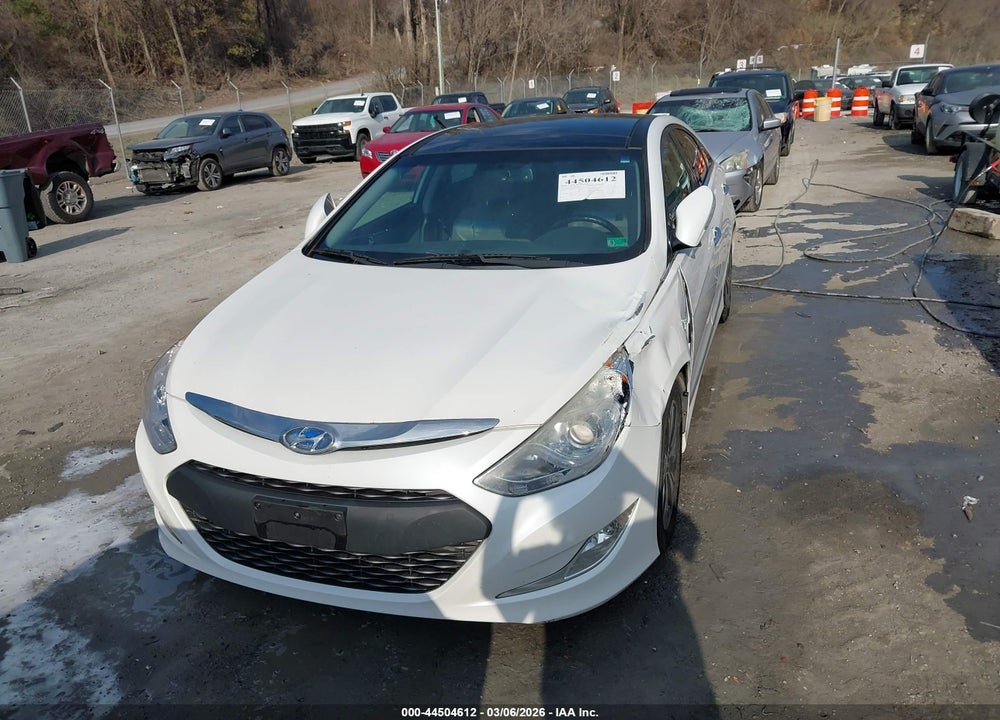 2015 HYUNDAI SONATA HYBRID LIMITED VIN: KMHEC4A41FA128090