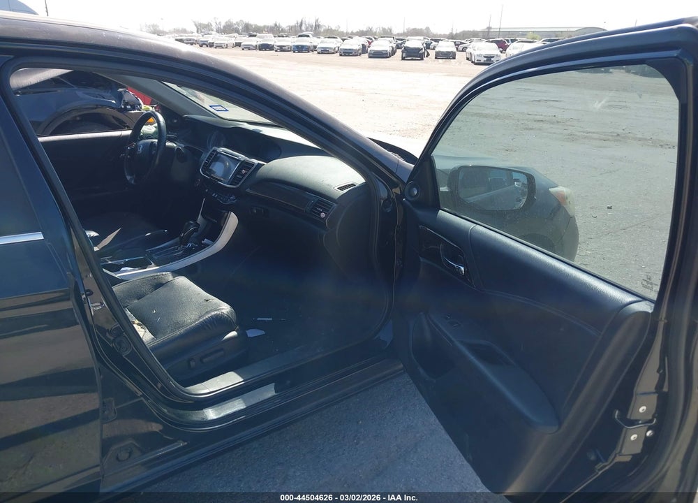 2016 HONDA ACCORD EX-L VIN: 1HGCR2F85GA151403