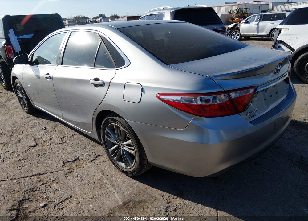 2015 TOYOTA CAMRY SE VIN: 4T1BF1FK2FU490718