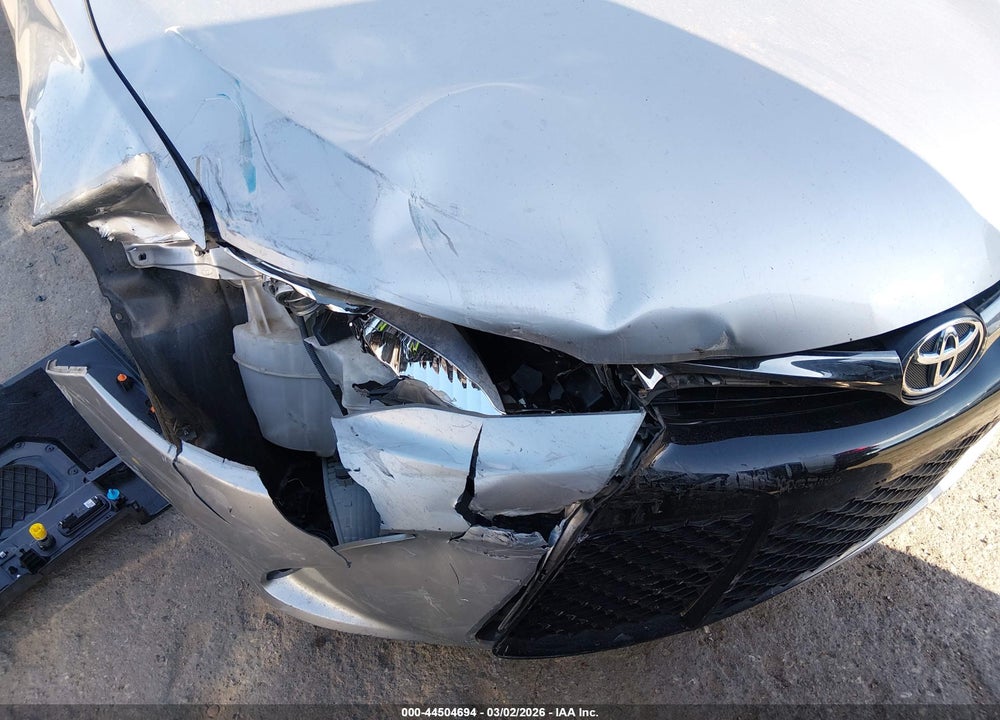 2015 TOYOTA CAMRY SE VIN: 4T1BF1FK2FU490718