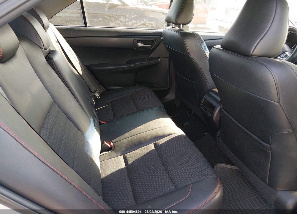 2015 TOYOTA CAMRY SE VIN: 4T1BF1FK2FU490718