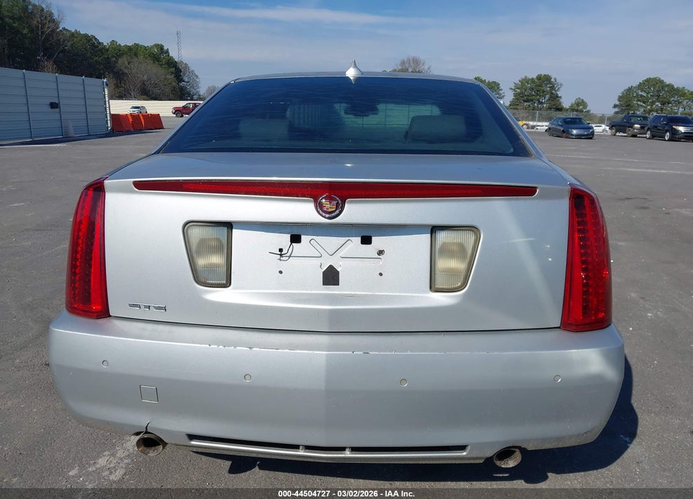2011 CADILLAC STS LUXURY SPORT VIN: 1G6DU6ED8B0104780
