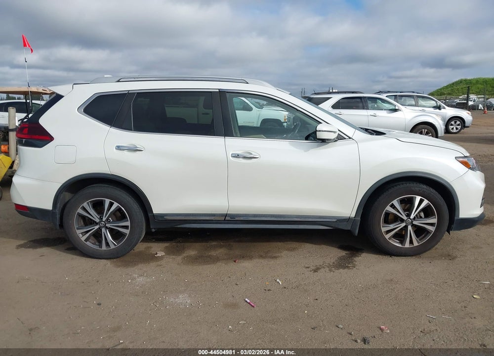 2018 NISSAN ROGUE SL VIN: 5N1AT2MT5JC823563