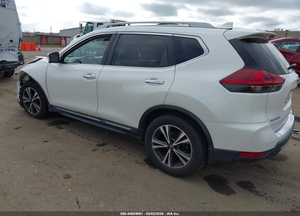 2018 NISSAN ROGUE SL VIN: 5N1AT2MT5JC823563