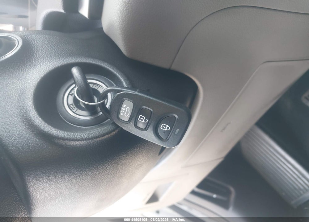2017 HYUNDAI ELANTRA SE VIN: 5NPD74LF1HH136091