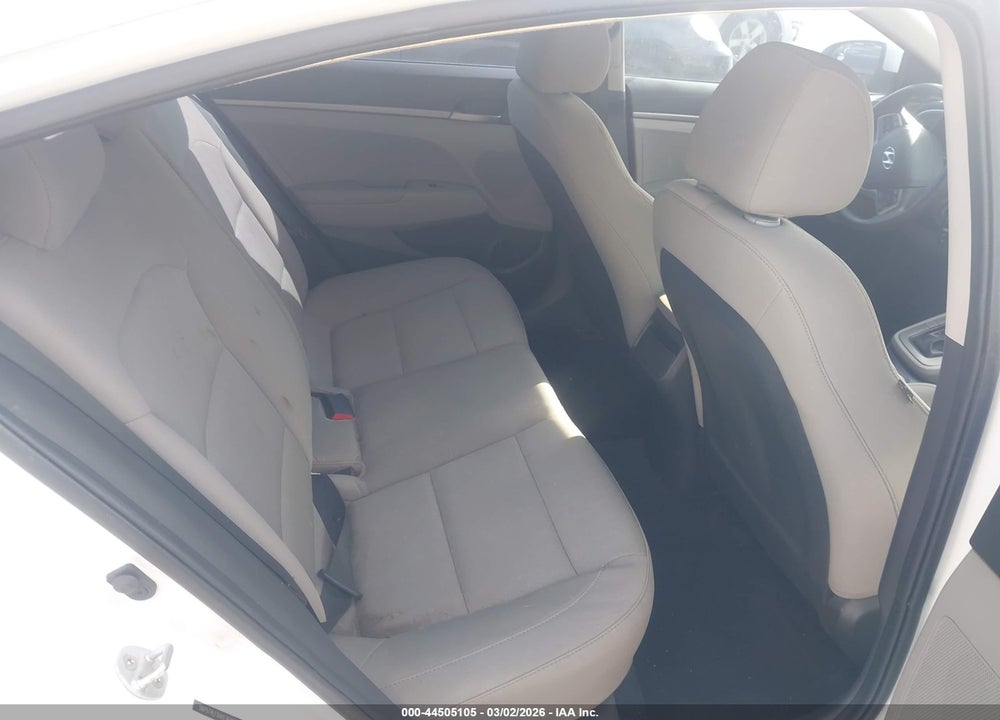 2017 HYUNDAI ELANTRA SE VIN: 5NPD74LF1HH136091