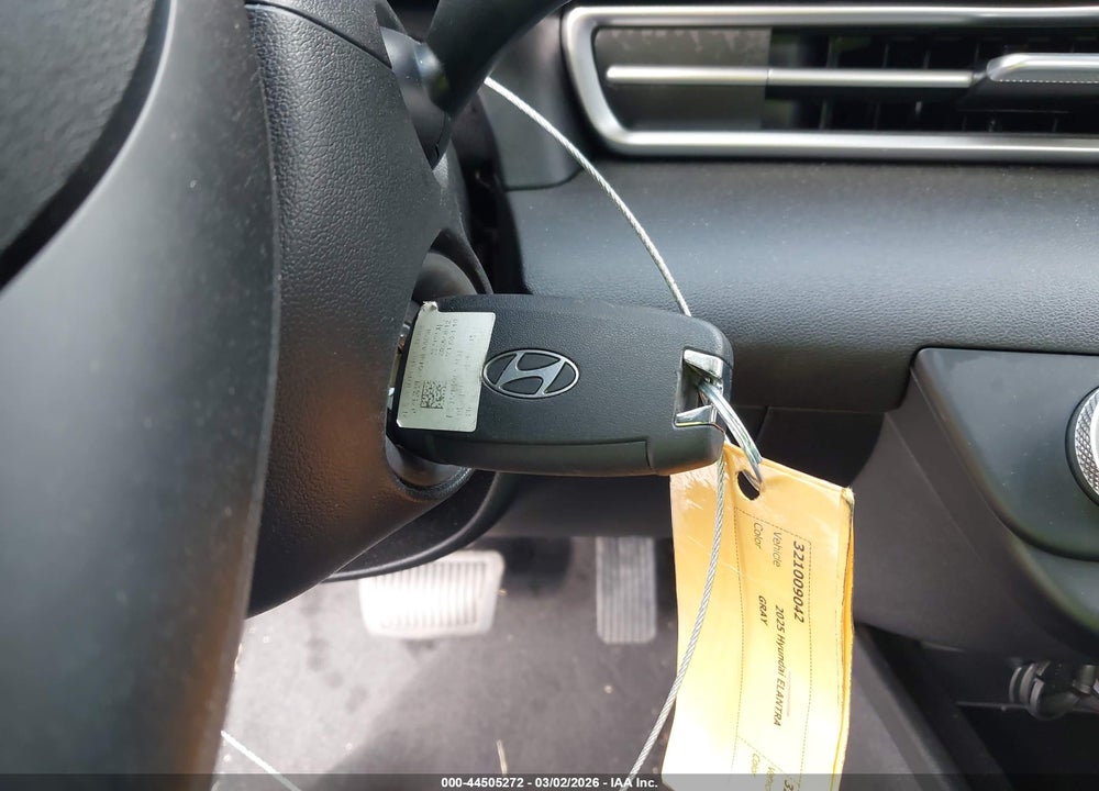 2025 HYUNDAI ELANTRA SE VIN: KMHLL4DG9SU090730