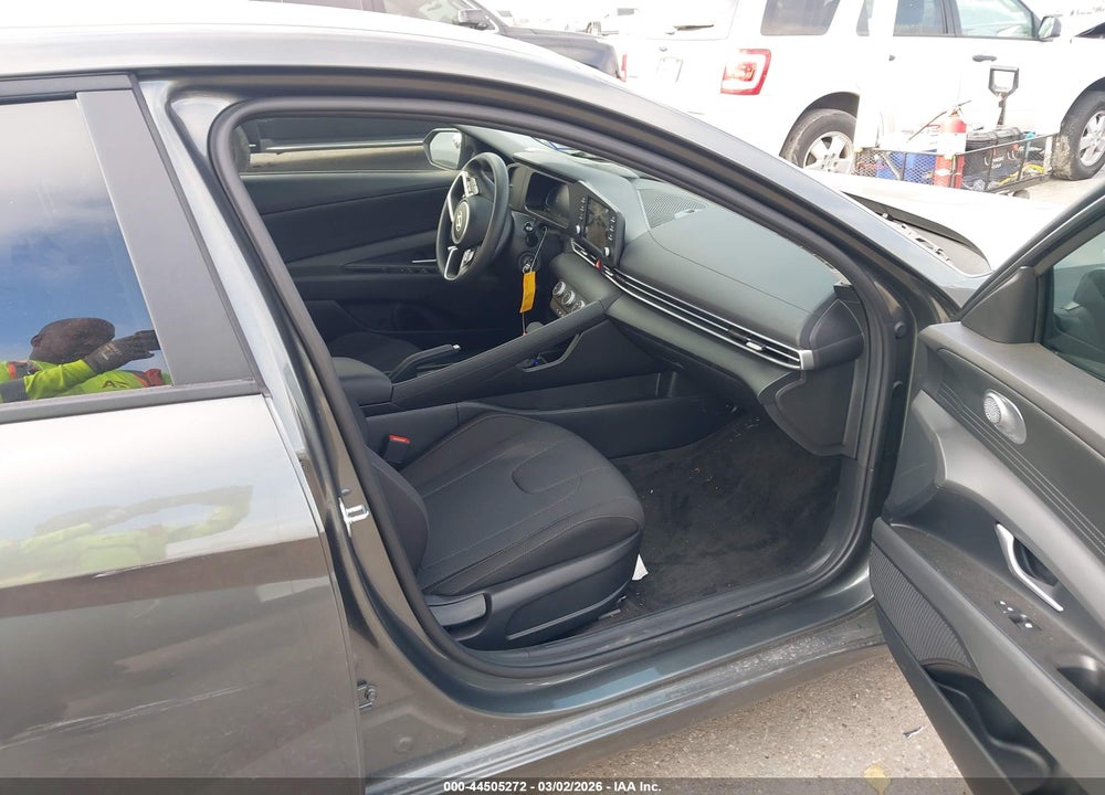 2025 HYUNDAI ELANTRA SE VIN: KMHLL4DG9SU090730
