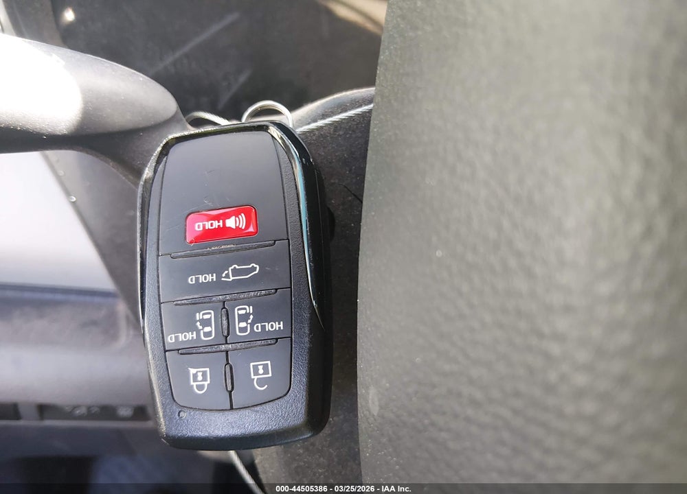 2021 TOYOTA SIENNA XLE VIN: 5TDYRKEC7MS053109