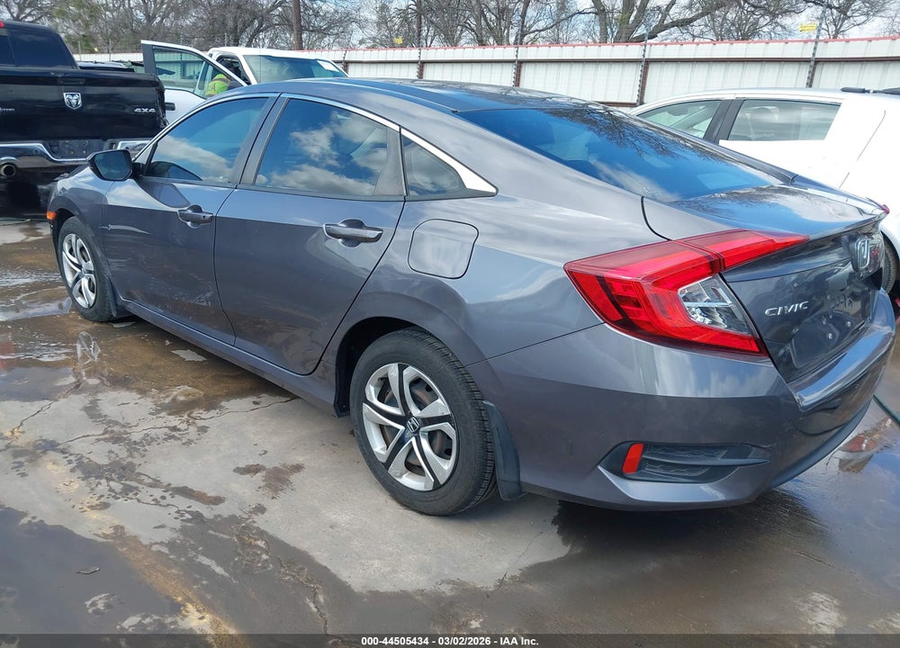 2018 HONDA CIVIC LX VIN: 2HGFC2F52JH598204