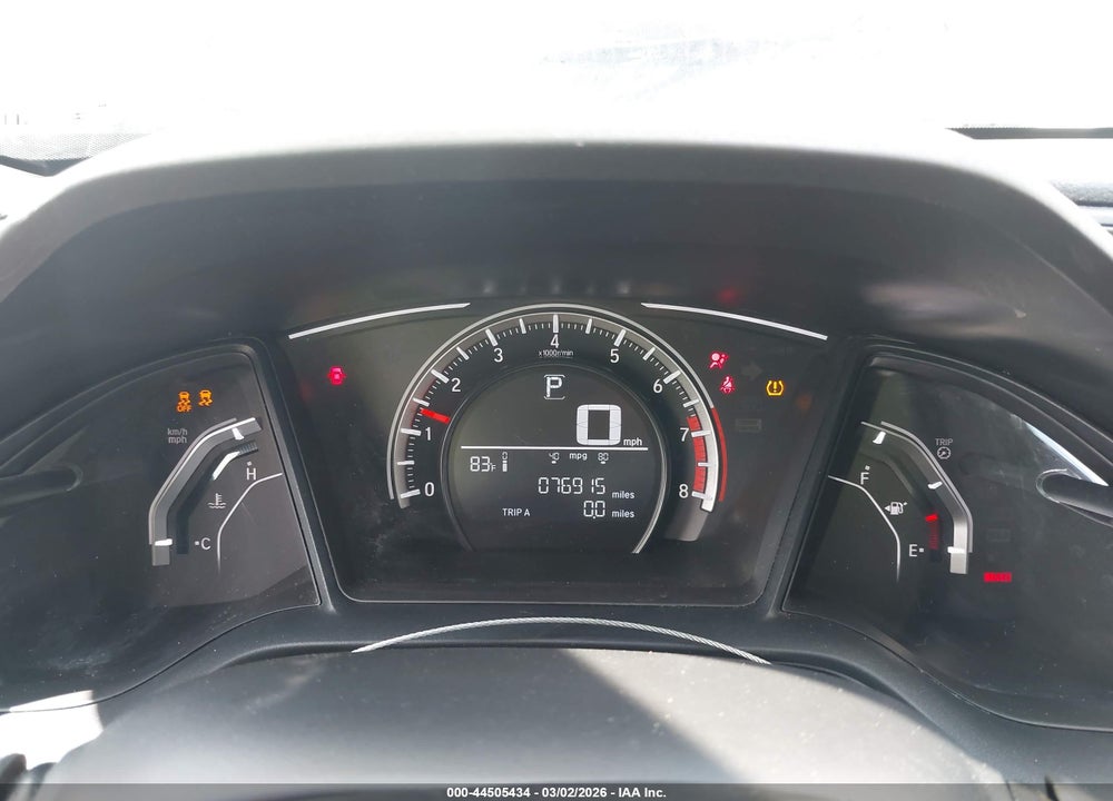 2018 HONDA CIVIC LX VIN: 2HGFC2F52JH598204
