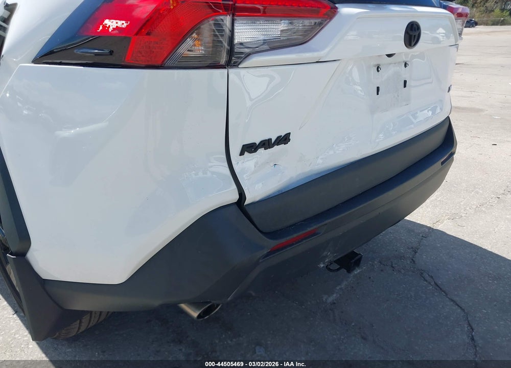 2020 TOYOTA RAV4 XLE VIN: 2T3W1RFV9LC077000