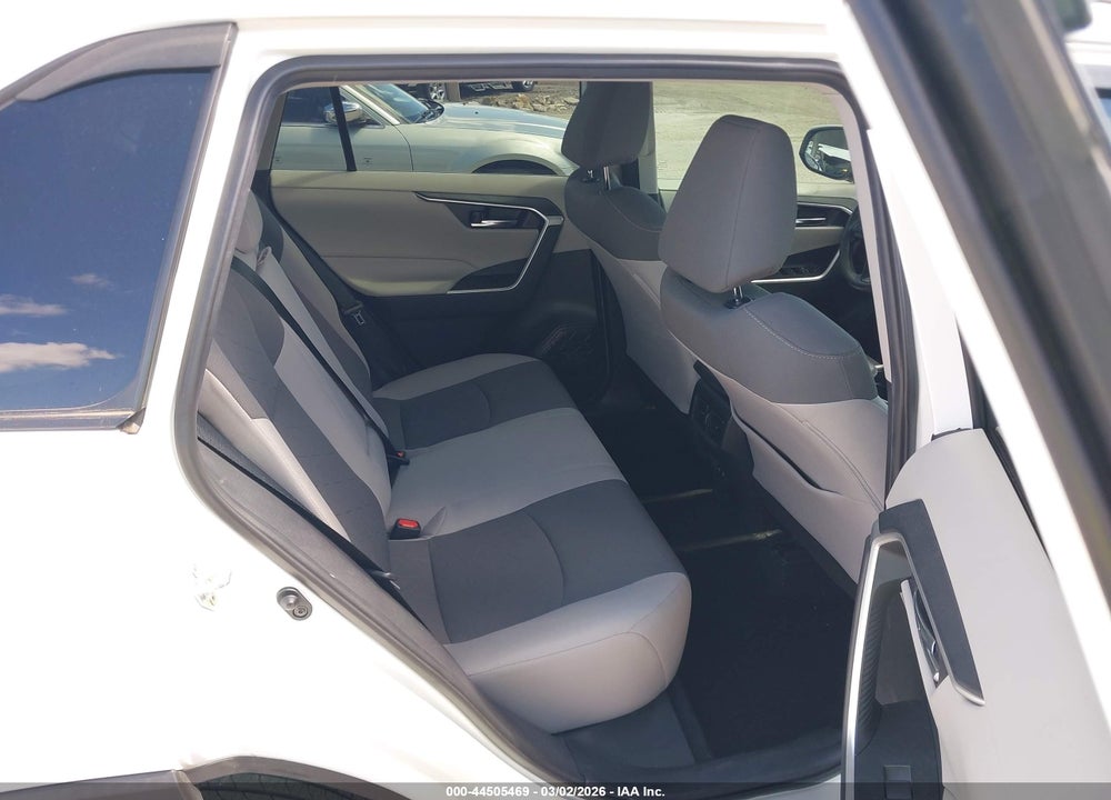 2020 TOYOTA RAV4 XLE VIN: 2T3W1RFV9LC077000