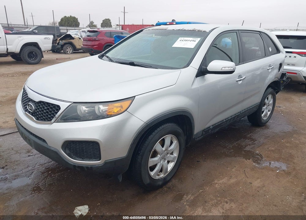 2013 KIA SORENTO LX VIN: 5XYKT3A18DG318070