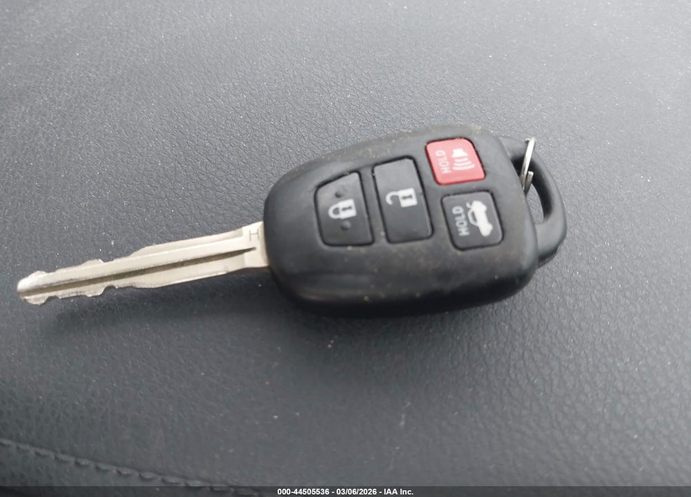 2014 TOYOTA COROLLA LE VIN: 5YFBURHE9EP068103