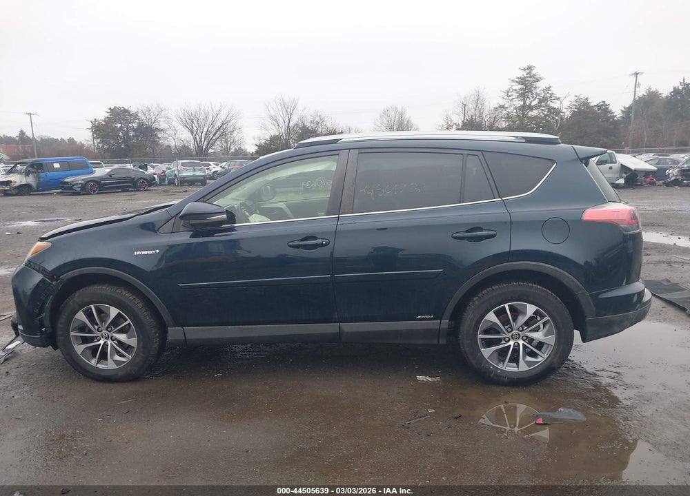 2017 TOYOTA RAV4 HYBRID XLE VIN: JTMRJREV9HD112877