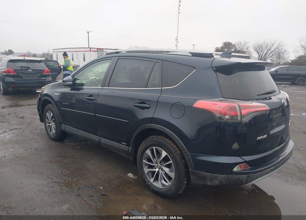 2017 TOYOTA RAV4 HYBRID XLE VIN: JTMRJREV9HD112877