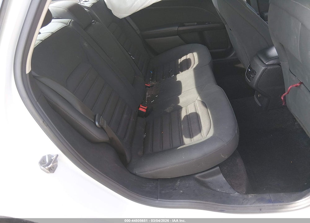 2017 FORD FUSION SE VIN: 3FA6P0H7XHR231111