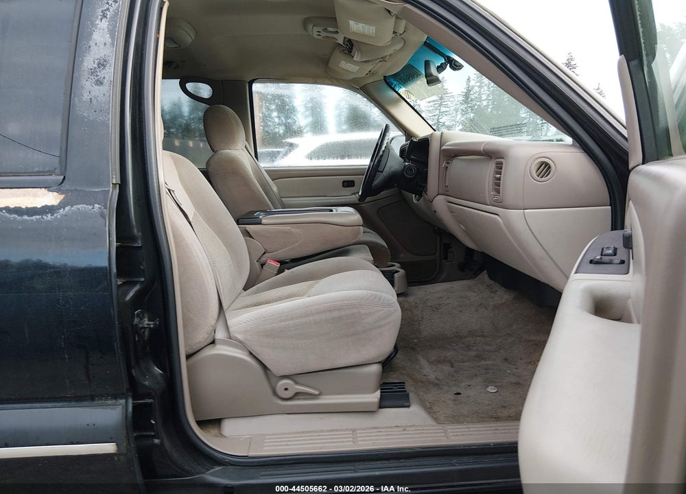 2003 CHEVROLET TAHOE LS VIN: 1GNEK13Z03J109984