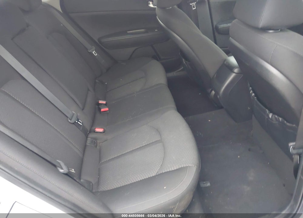 2017 KIA OPTIMA LX VIN: 5XXGT4L34HG124690