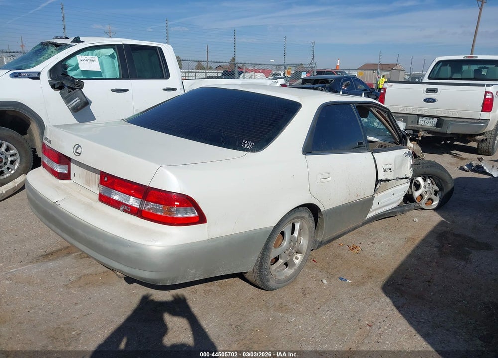 2001 LEXUS ES 300 VIN: JT8BF28G315112055