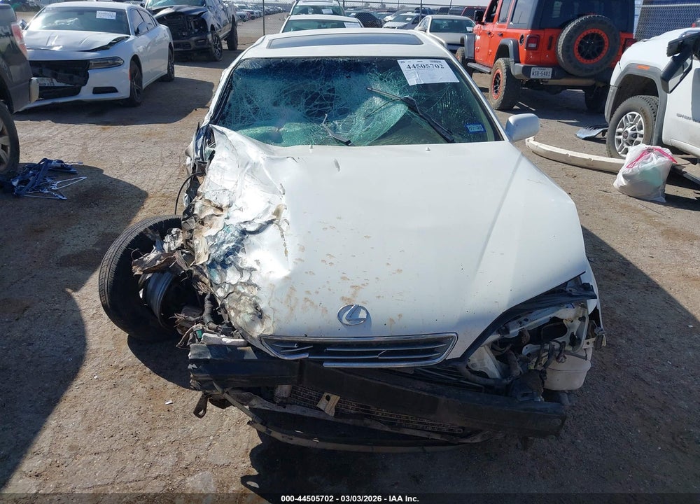 2001 LEXUS ES 300 VIN: JT8BF28G315112055