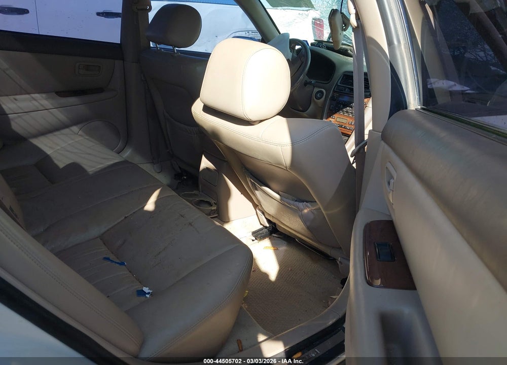 2001 LEXUS ES 300 VIN: JT8BF28G315112055