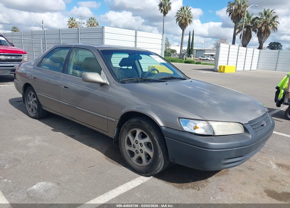 1999 TOYOTA CAMRY XLE V6 VIN: 4T1BF28KXXU077529