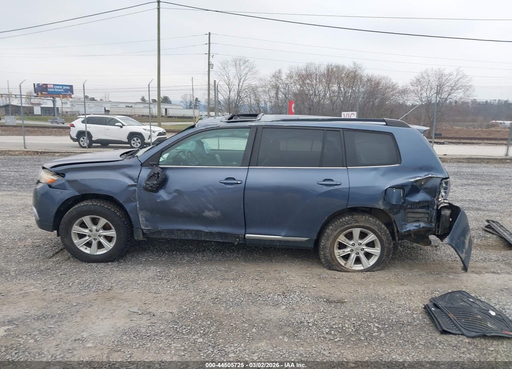 2013 TOYOTA HIGHLANDER SE V6 VIN: 5TDBK3EH4DS261430