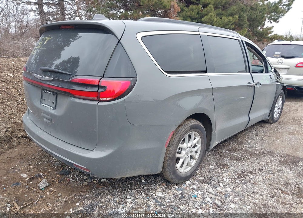 2022 CHRYSLER PACIFICA TOURING L VIN: 2C4RC1BG9NR142228