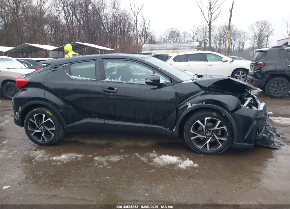 2020 TOYOTA C-HR XLE VIN: NMTKHMBX8LR104111