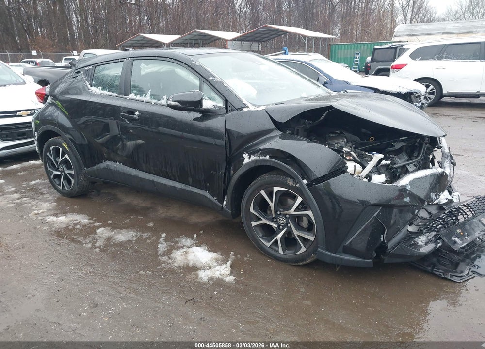 2020 TOYOTA C-HR XLE VIN: NMTKHMBX8LR104111