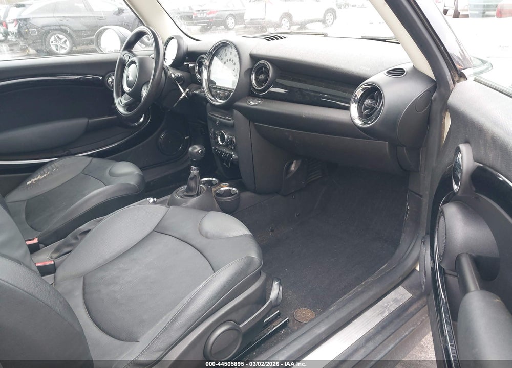 2012 MINI COOPER VIN: WMWSU3C50CT254684