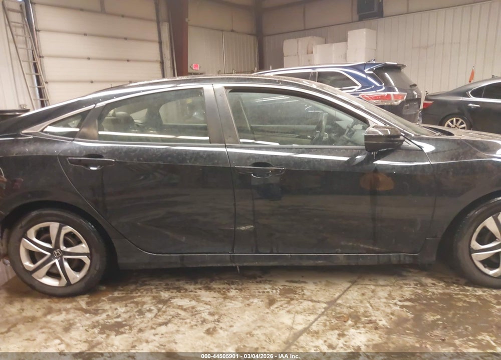 2018 HONDA CIVIC LX VIN: 2HGFC2F59JH536590