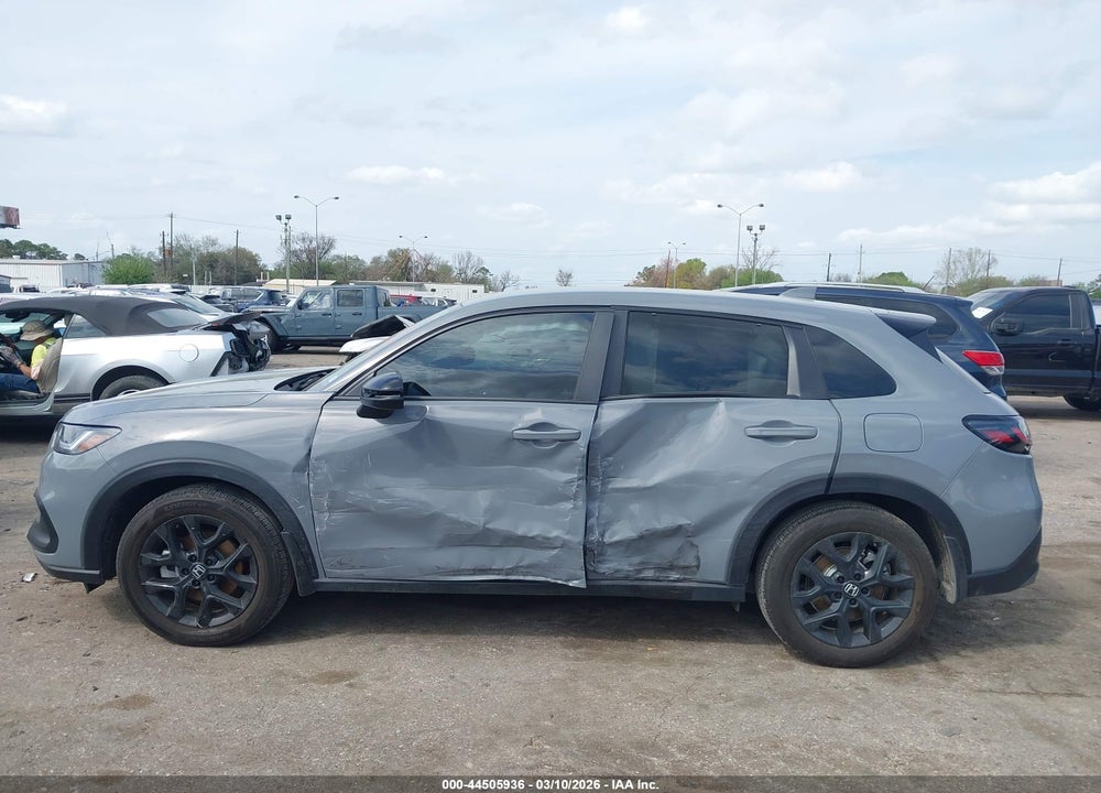 2024 HONDA HR-V 2WD SPORT/2WD SPORT W/O BSI VIN: 3CZRZ1H56RM728896