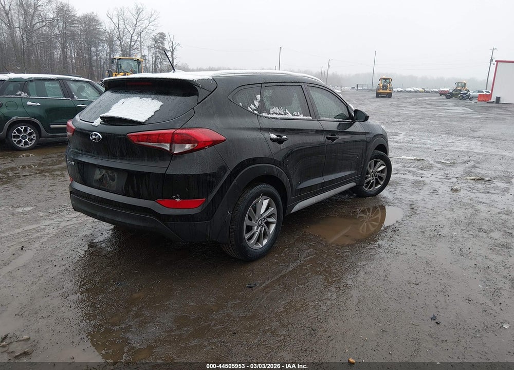 2017 HYUNDAI TUCSON SE VIN: KM8J33A4XHU488579