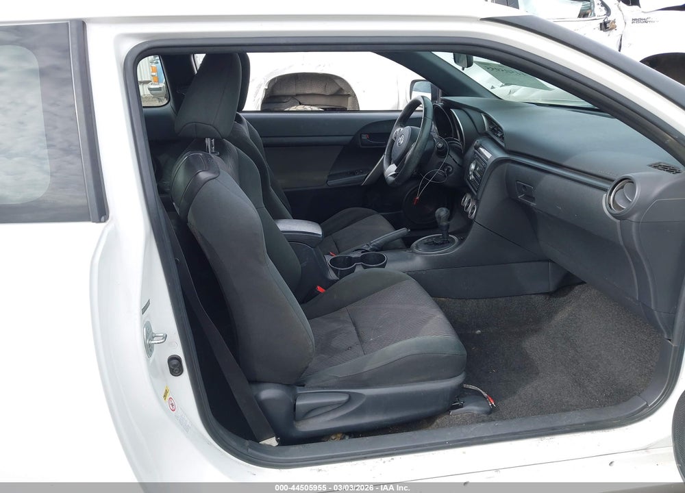 2011 SCION TC VIN: JTKJF5C70B3002365