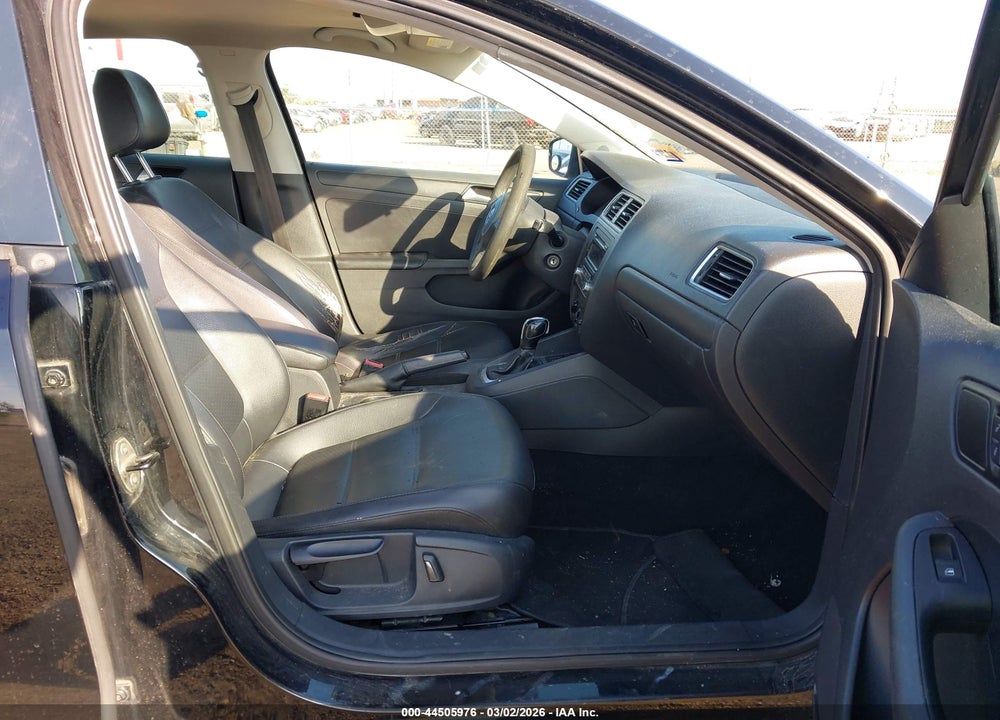 2014 VOLKSWAGEN JETTA 1.8T SE VIN: 3VWD17AJXEM366709