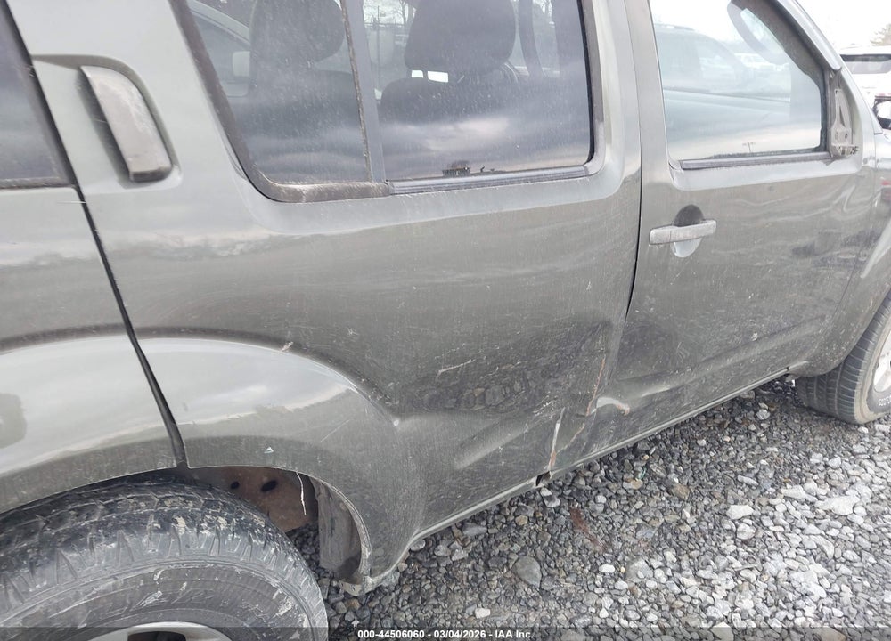 2005 NISSAN PATHFINDER SE VIN: 5N1AR18U65C722386