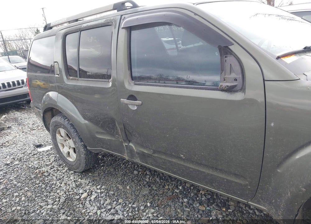 2005 NISSAN PATHFINDER SE VIN: 5N1AR18U65C722386