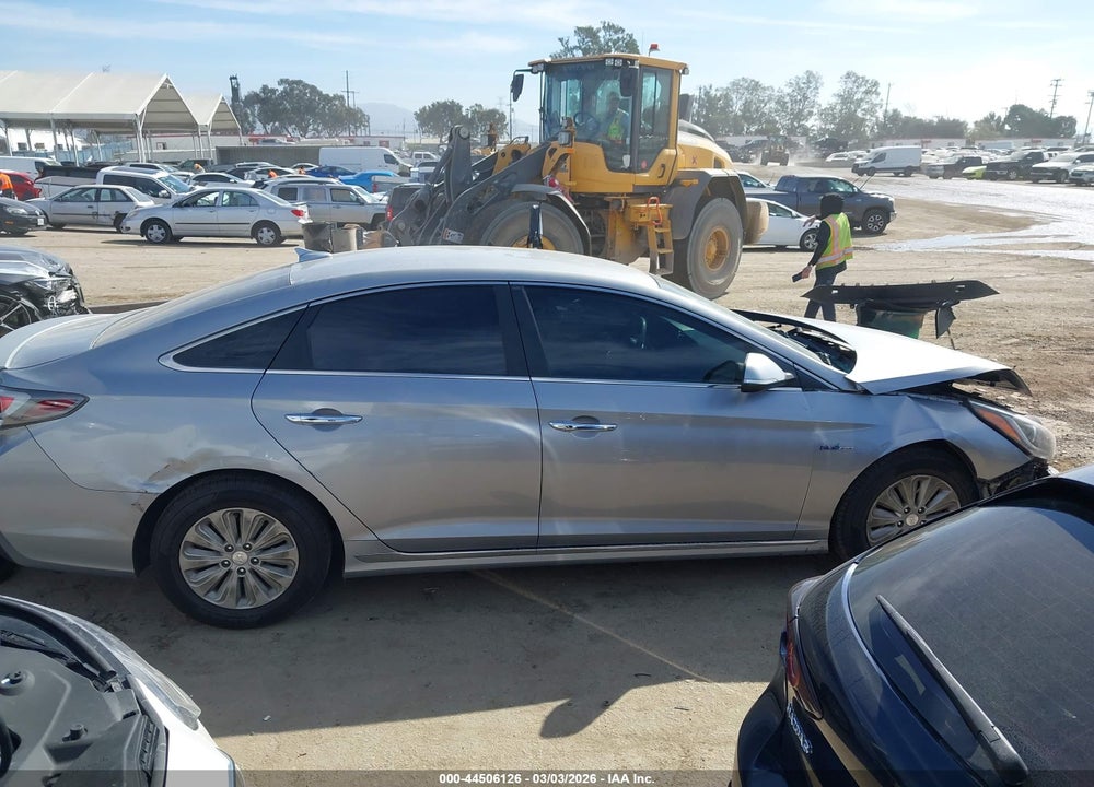 2016 HYUNDAI SONATA HYBRID SE VIN: KMHE24L1XGA012569