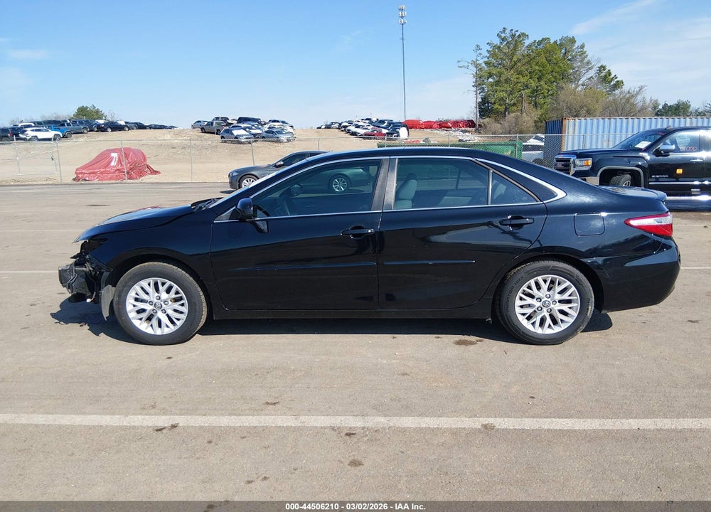 2017 TOYOTA CAMRY LE VIN: 4T1BF1FK8HU654329